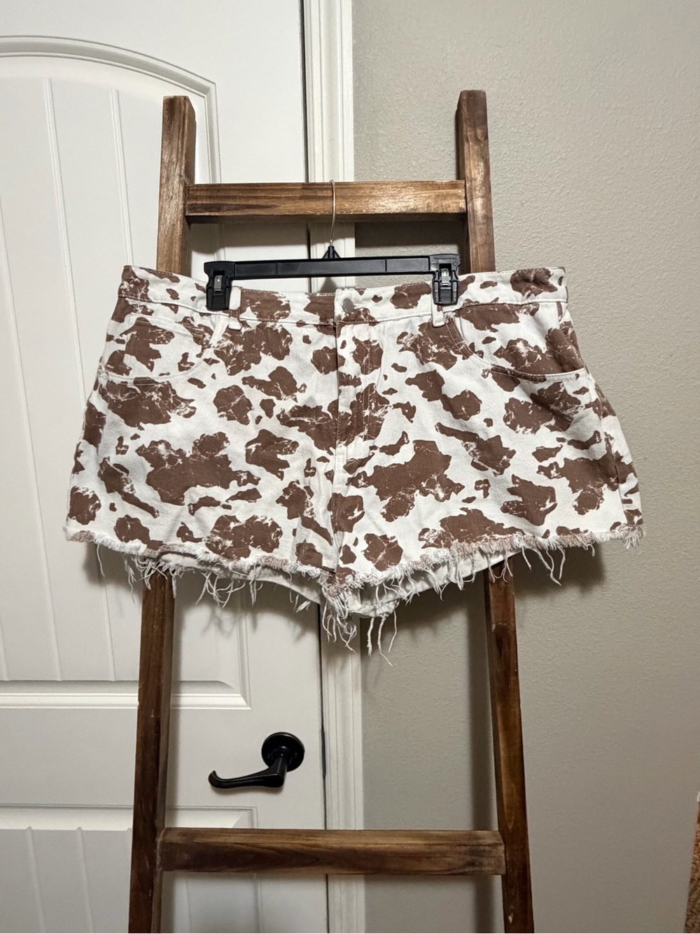 SHEIN Brown & White Cow-Print Frayed Denim Shorts
